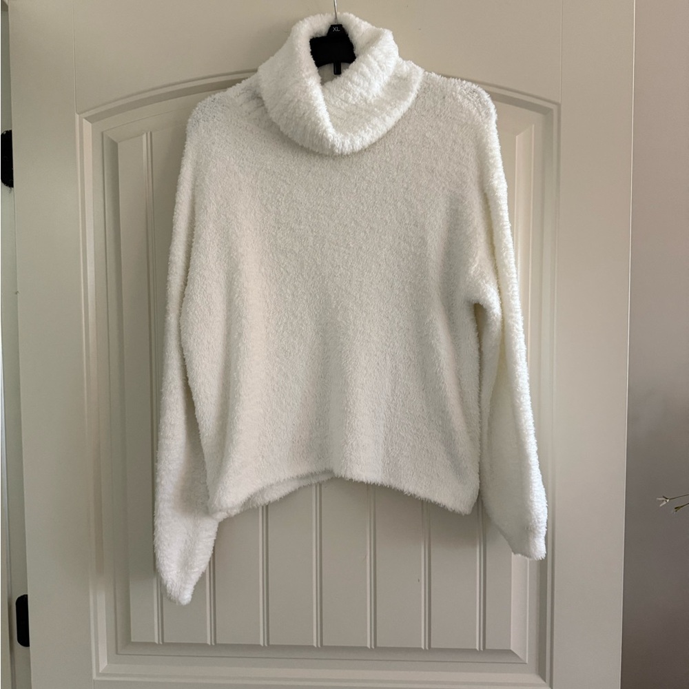 Whit fluffy turtle neck sweater